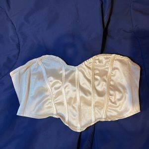 WHITE SATIN SWEETHEART CROP TOP